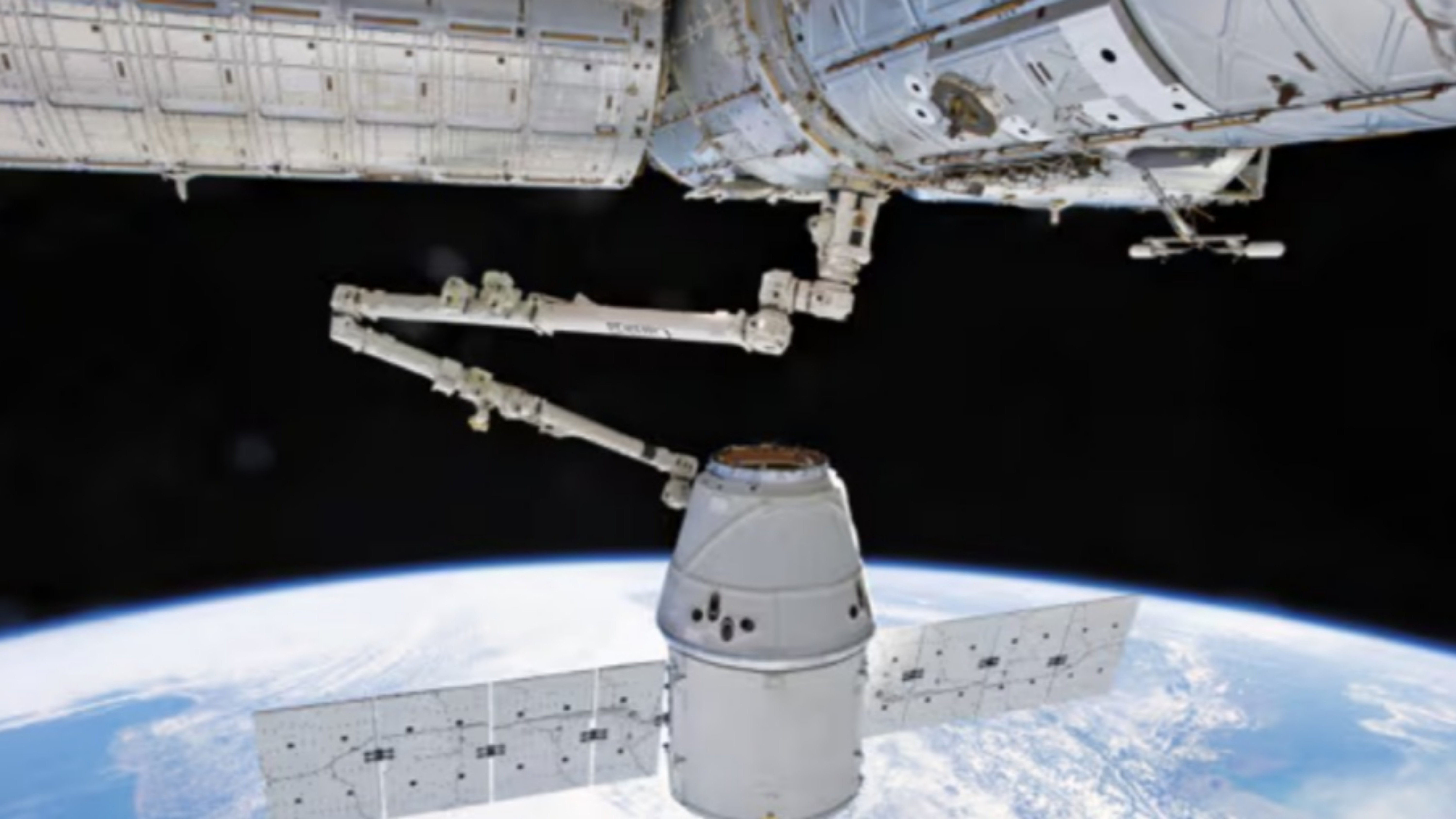 "당신의 폰, 우주에선 벽돌?" 일론 머스크도 탐내는 '방사선 철벽' 반도체