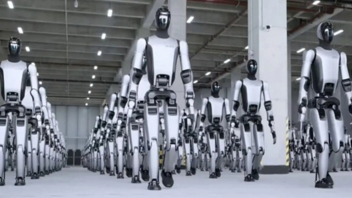 "전기차 꼴 날라"... 중국, '휴머노이드 로봇' 속도전에 일론머스크도 화들짝