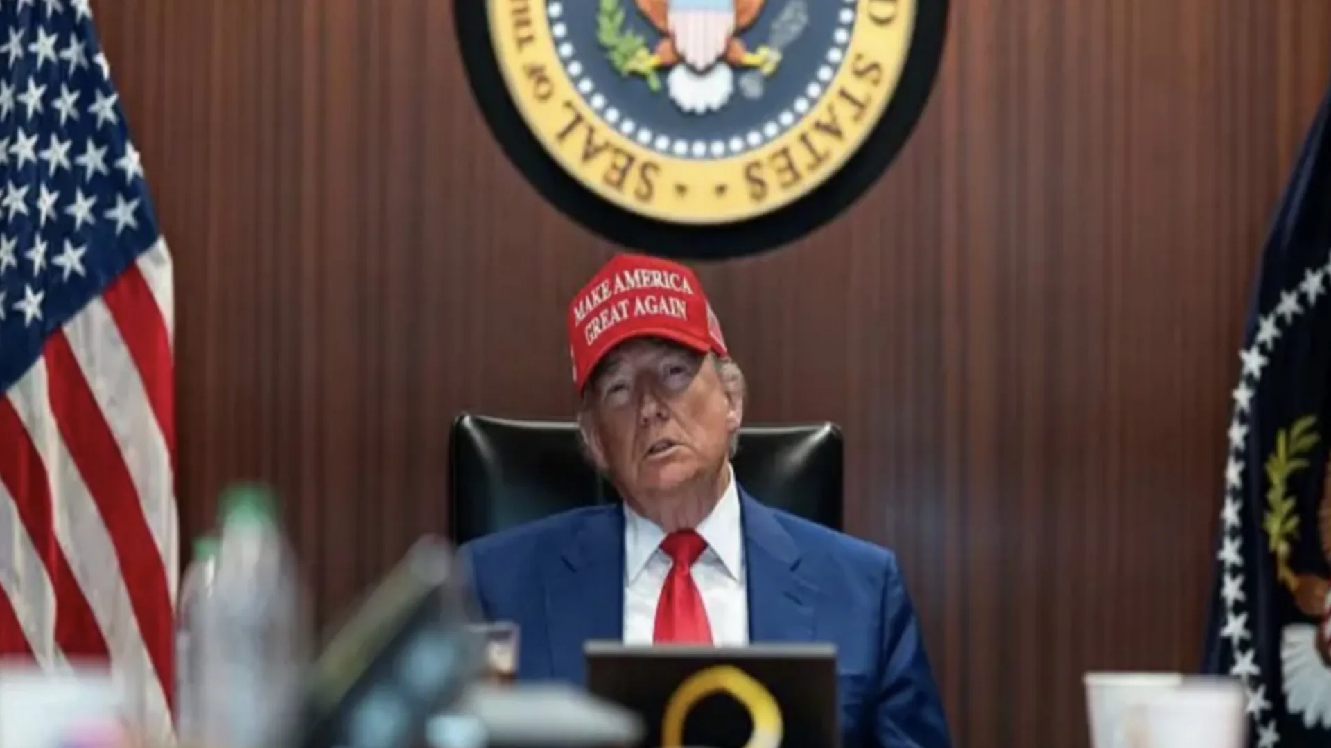 "평화의 서막이 깨운 나스닥"... 미·이란 협상 소식에 기술주 2% 급등