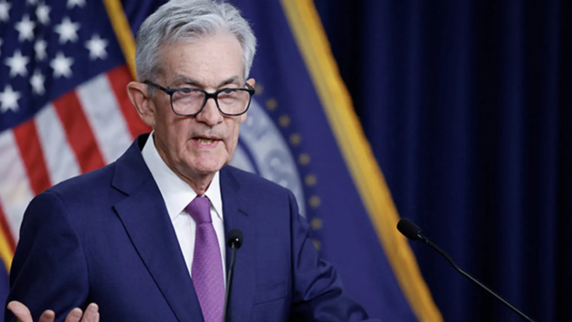 미 연준, 금리 3.50~3.75% 동결... "인플레이션 여전히 높다" 매파적 발언