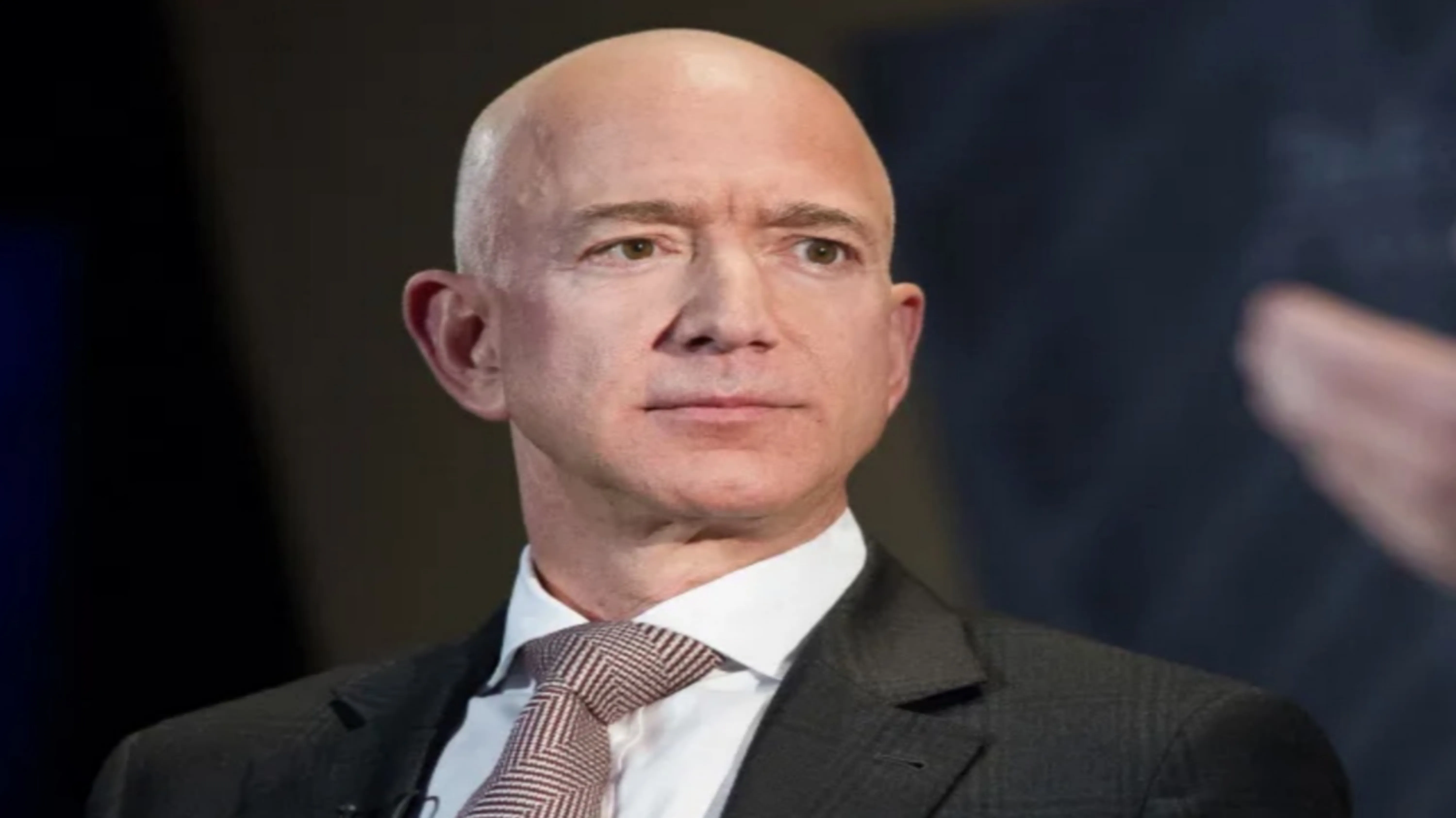 "소프트웨어 AI는 놀이였다" 제프 베이조스가 133조 원으로 설계한 '진짜 인공지능'의 정체