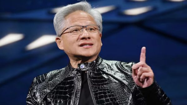 "HBM 비켜!" 젠슨 황이 꺼내 든 검은 상자, 삼성·SK 웃게 할까?